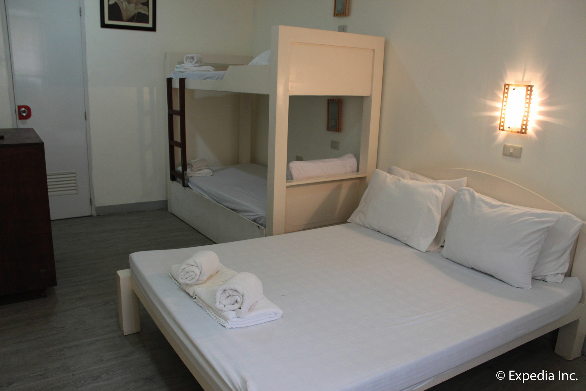 Reddoorz Plus Near Vigan Convention Center Exterior photo