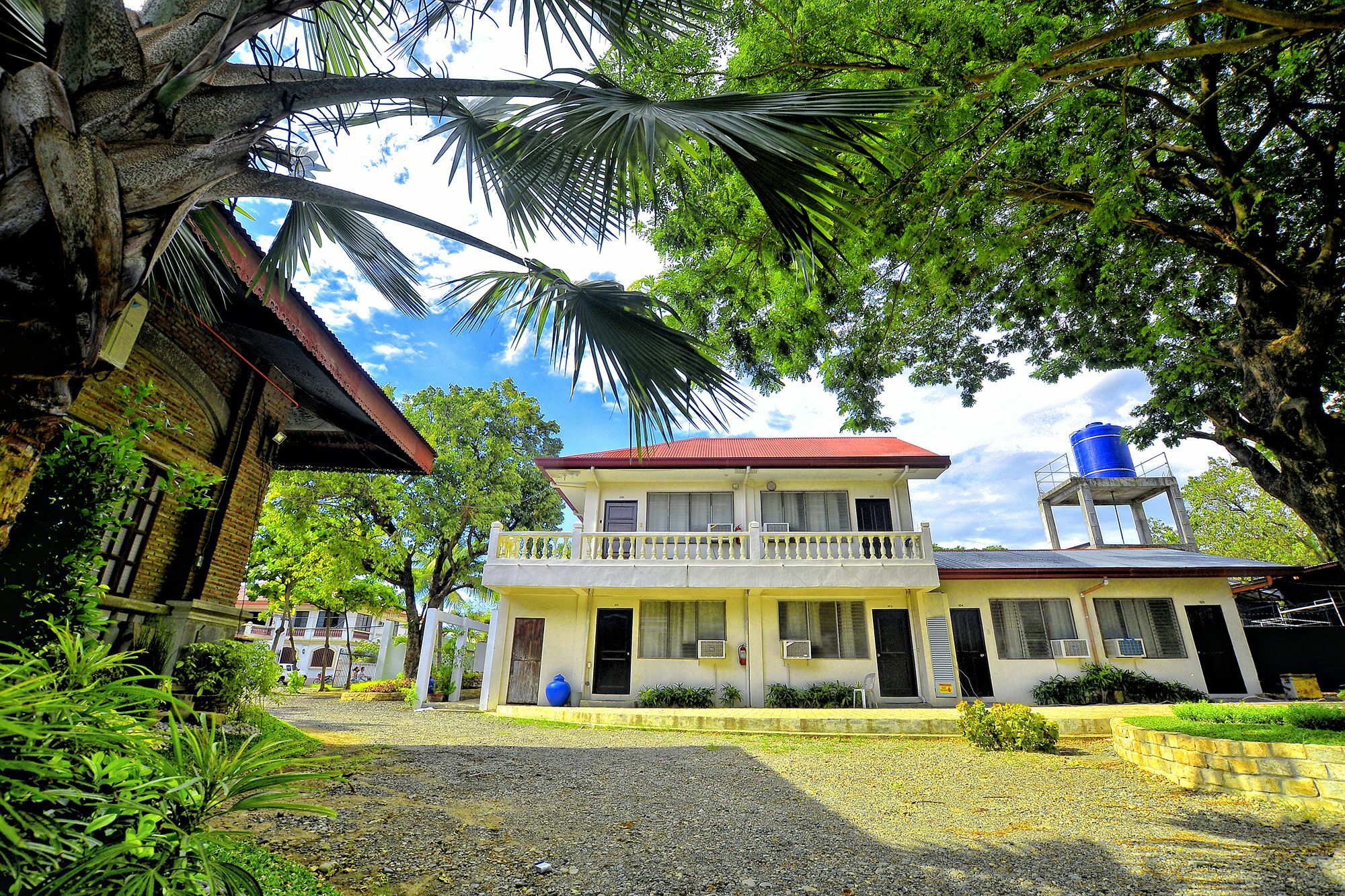 Reddoorz Plus Near Vigan Convention Center Exterior photo