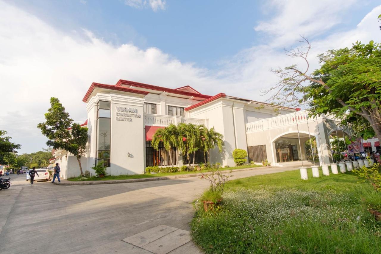 Reddoorz Plus Near Vigan Convention Center Exterior photo